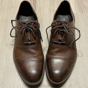 Bloomingdale's Cap Toe Brown Oxfords (size 10)